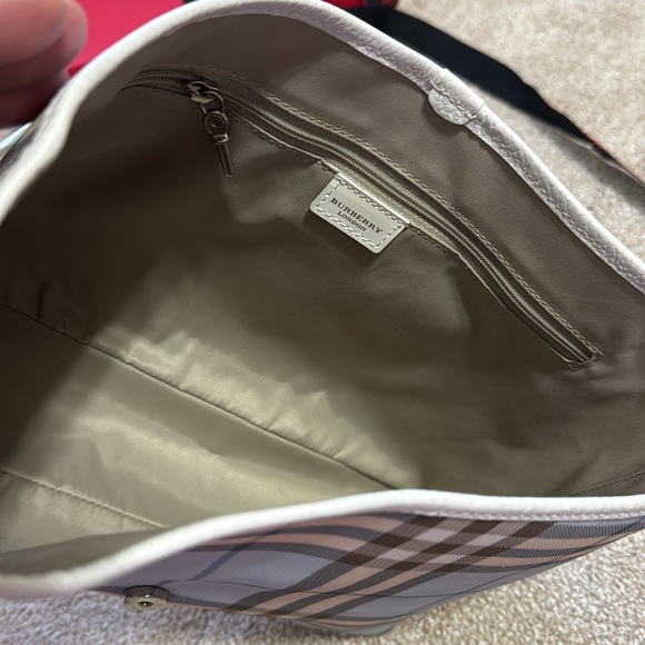 Burberry Shoulder Bag. Authentic. Clean inside and out . Almost new. - Picture 4 of 10
